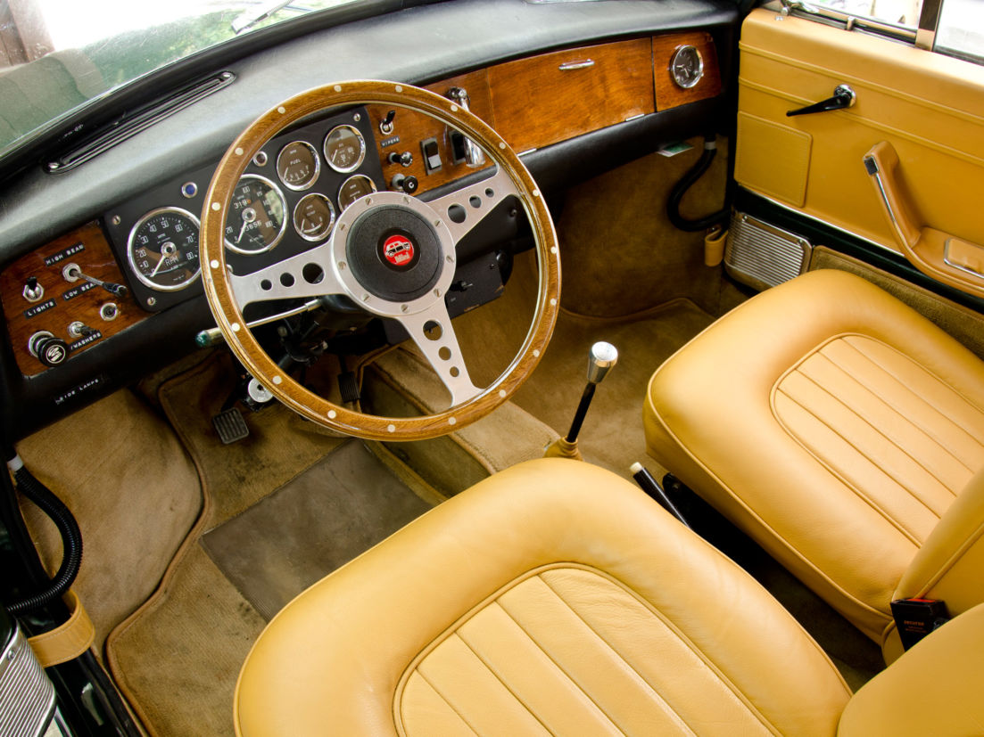 Interior de uma perua do Mini, de 1960 a 1969