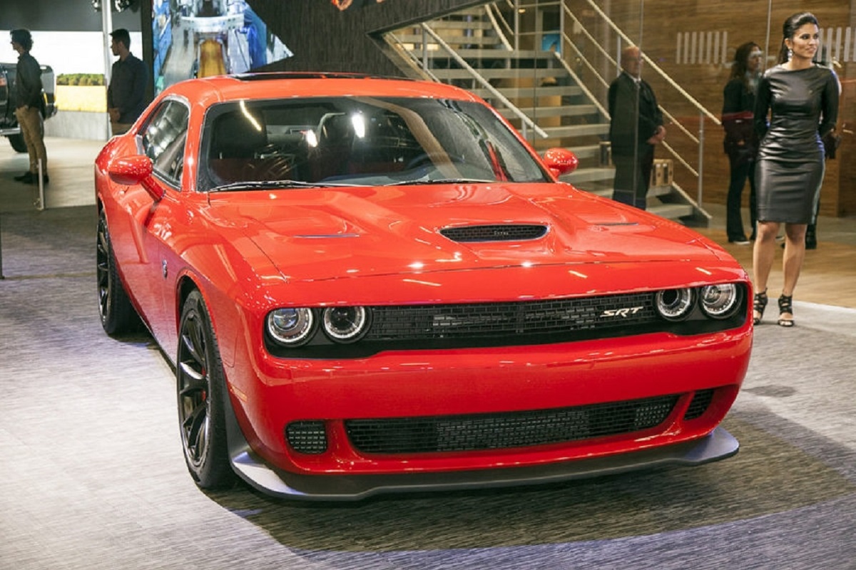 dodge challenger hellcat