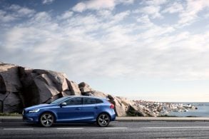 175942 Volvo V40 T5 R design Location Profile