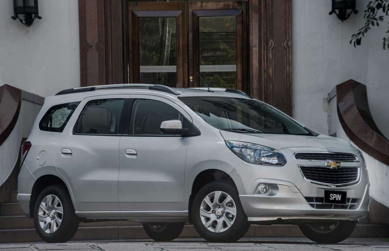 Relembre os 10 carros mais feios do mercado brasileiro: Chevrolet Spin