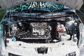 lavar motor do carro