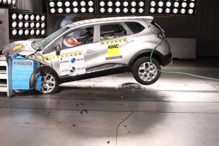 Renault captur crash test