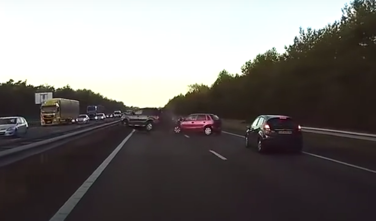 Tesla colisão Autopilot