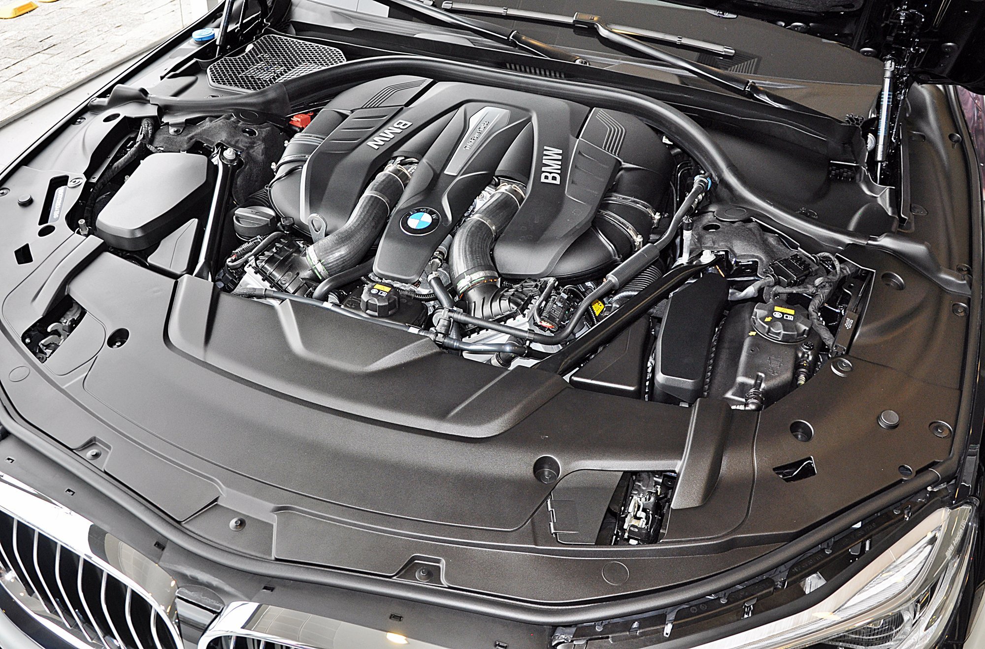 BMW 750li M Sport