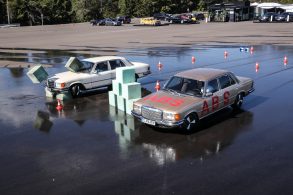 carros mercedes benz mostram funcionamento freio abs