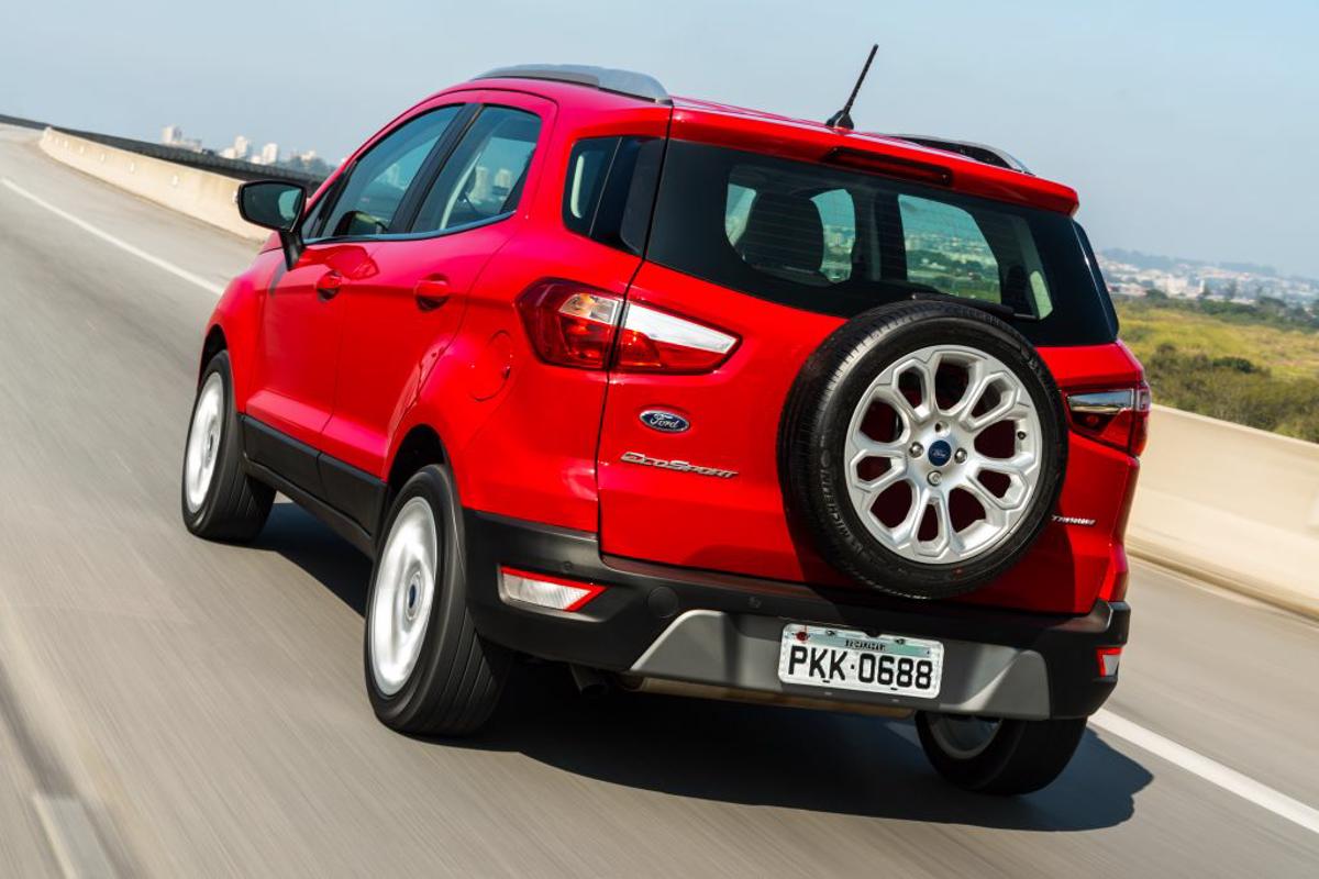 O estepe segue na traseira do novo EcoSport