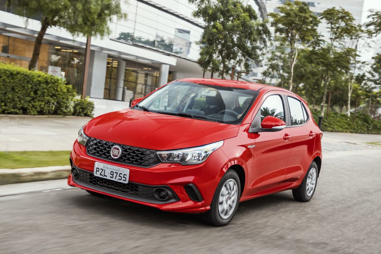 Com menos assessórios, nova versão de entrada do Fiat Argo fica RS 2.800 mais barata. Motorização permanece a mesma. Veja as diferenças entre as versões 1.0 e 1.0 Drive.