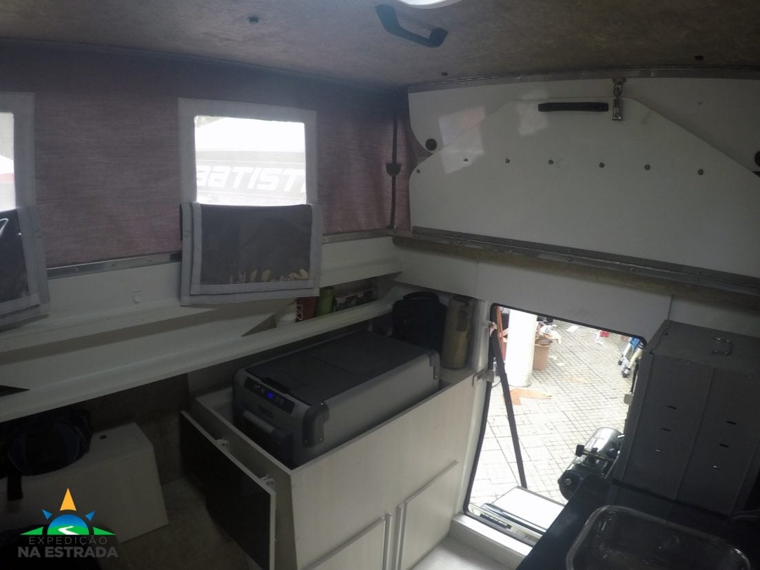 Interior da 3100 adaptada (Expedição na Estrada/Divulgação)