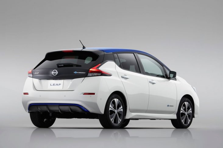 nissan leaf traseira