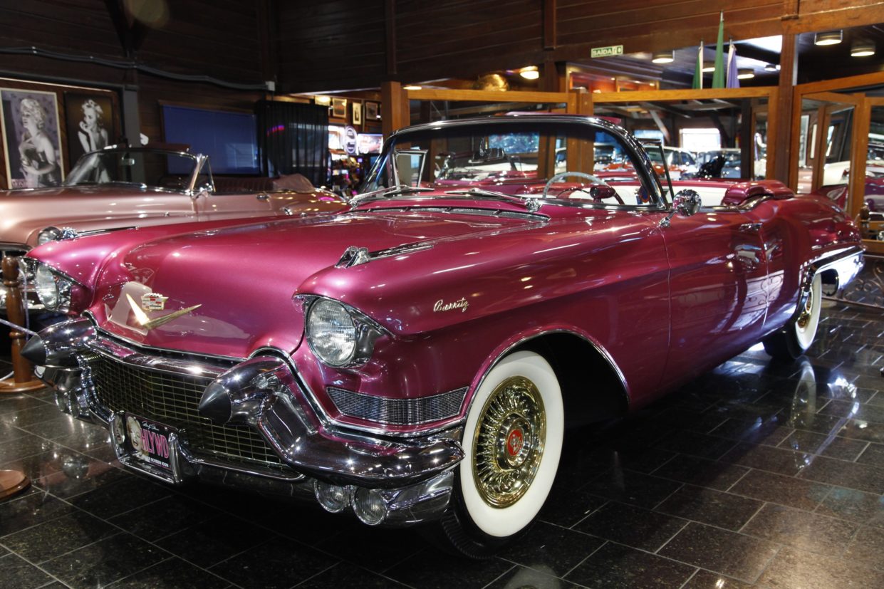 Cadillac Biarritz com rodas banhadas em ouro (Cleiton Thiele/SerraPress)