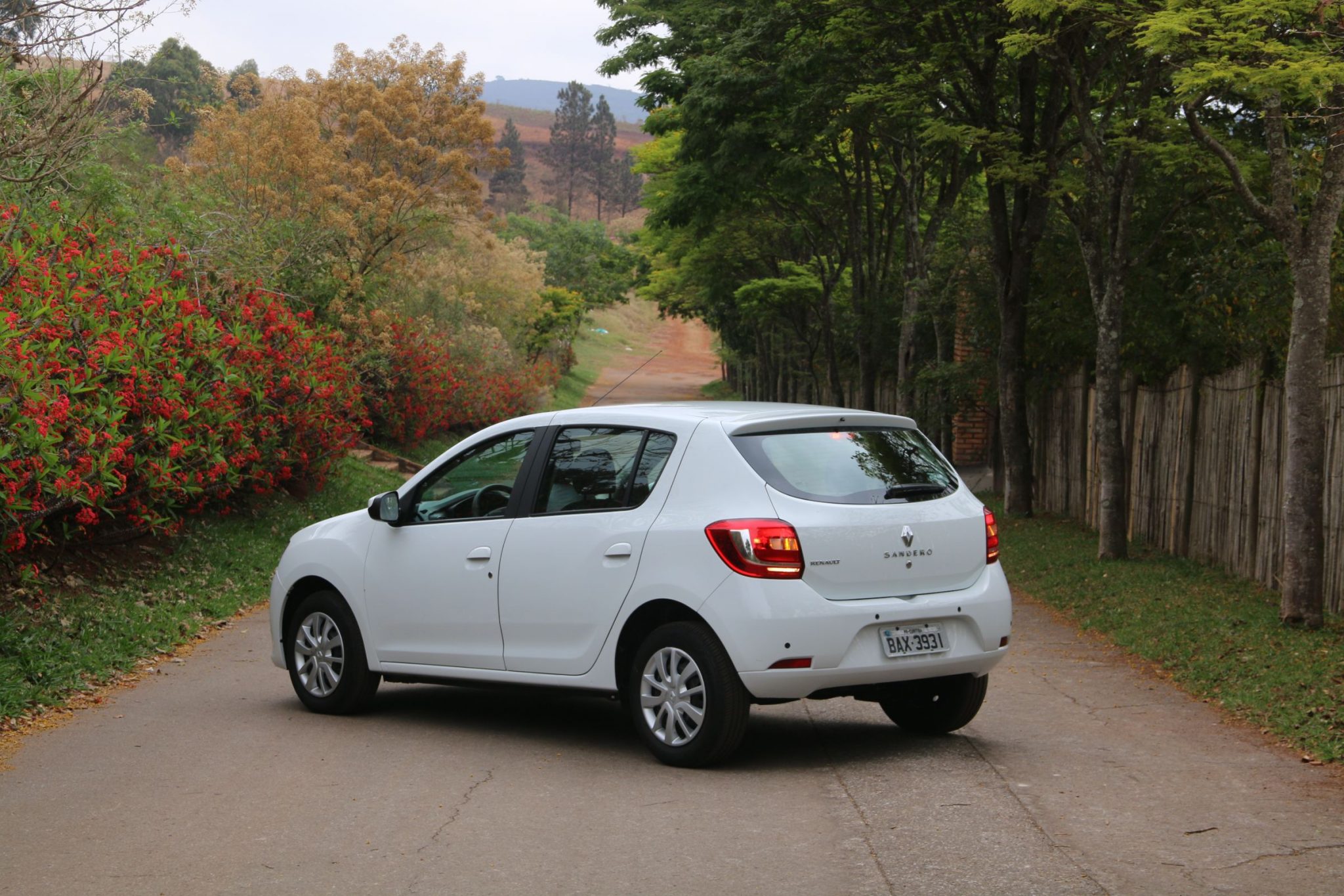 Renault sandero 1 поколение