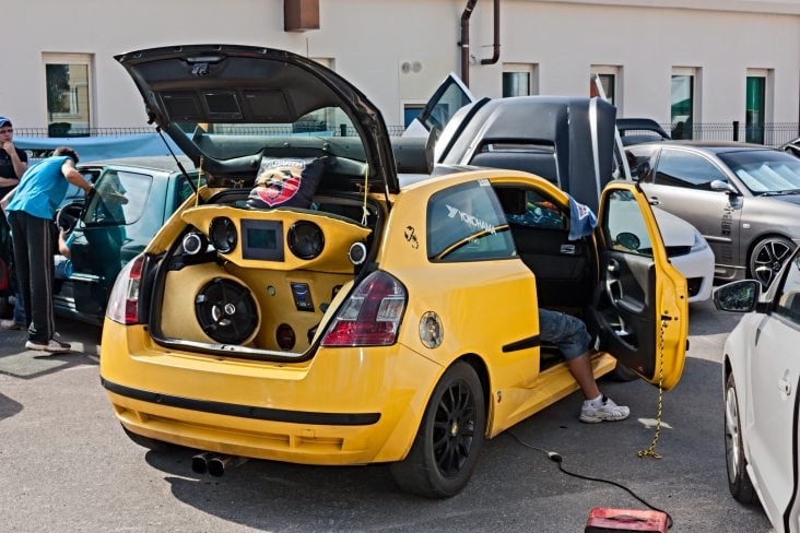 MEU CARRO REBAIXADO E COM SOM NO BRASIL! 