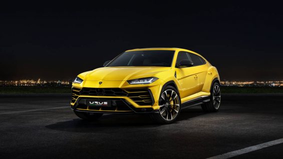 Lamborghini Urus amarela vista de frente