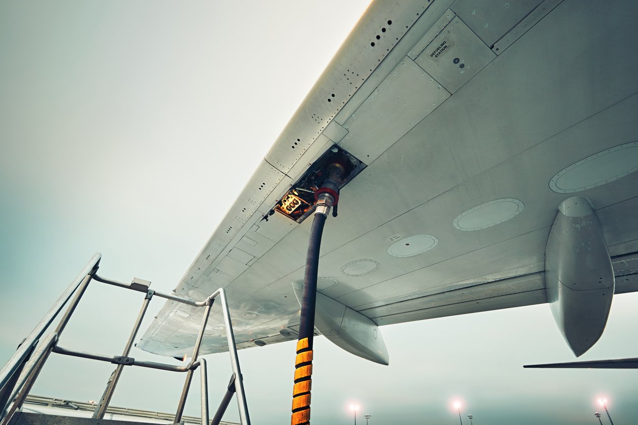asa de avião abastecimento gasolina de aviação