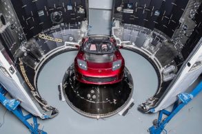 roadster and falcon heavy elon musk 2 e1513972707360