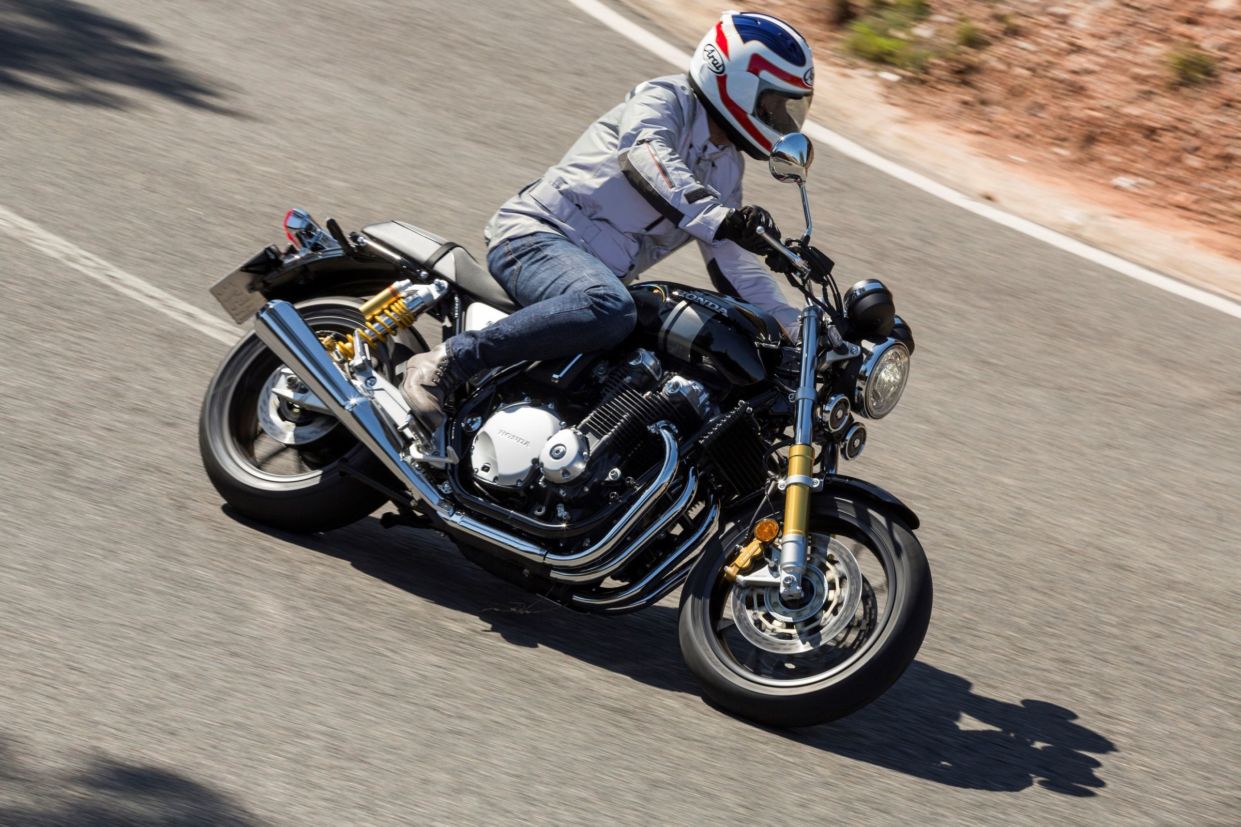 Honda CB 1100RS é moderna, mas apresentou características típicas da linha