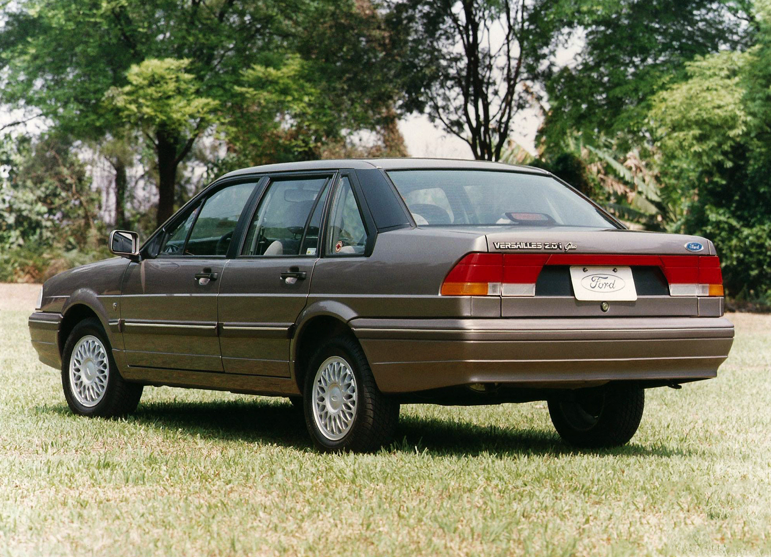 ford versailles 4 door ghia