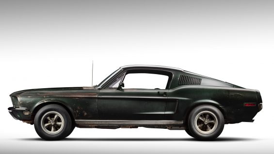 Ford Mustang Bullitt guiado por Steve McQueen