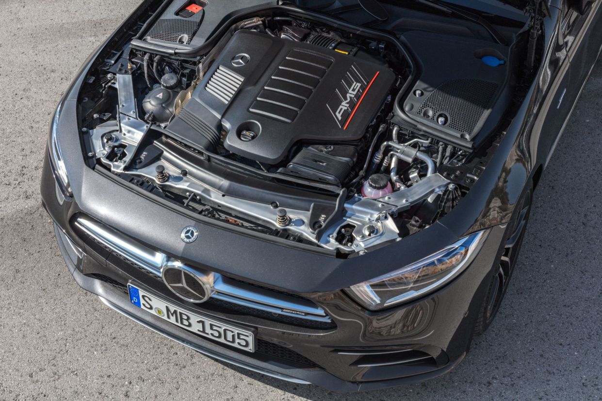 Mercedes AMG: motor de seis cilindros em linha e 'híbrido'