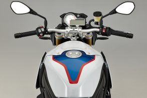 p90234151 highres bmw s 1000 r 10 2016