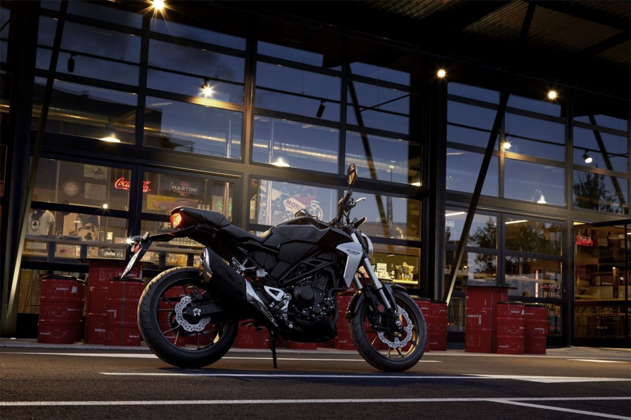 A Honda CB 1000R foi renovada, assim como o resto da família