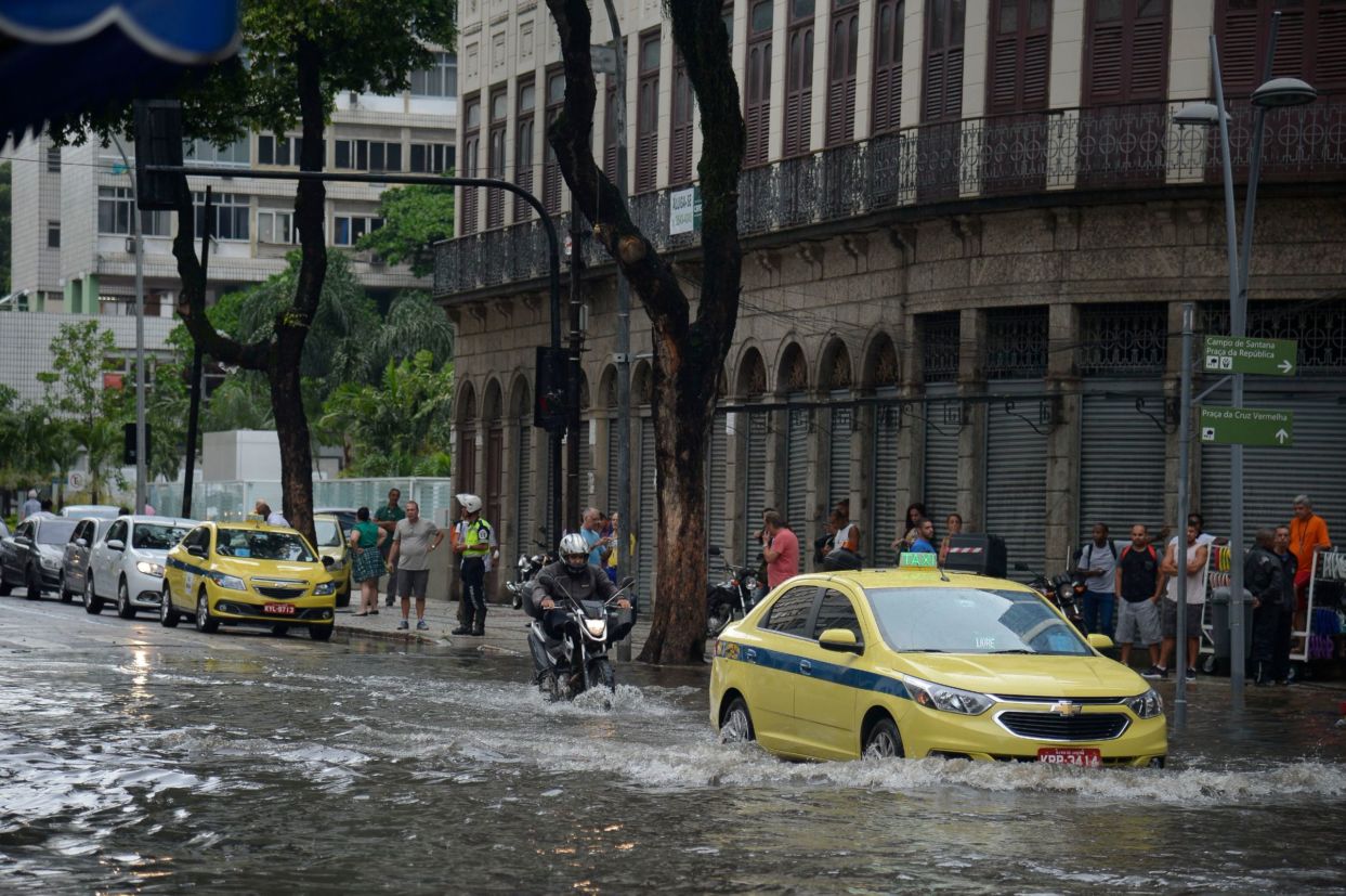 Cuidado ao enfrentar alagamento