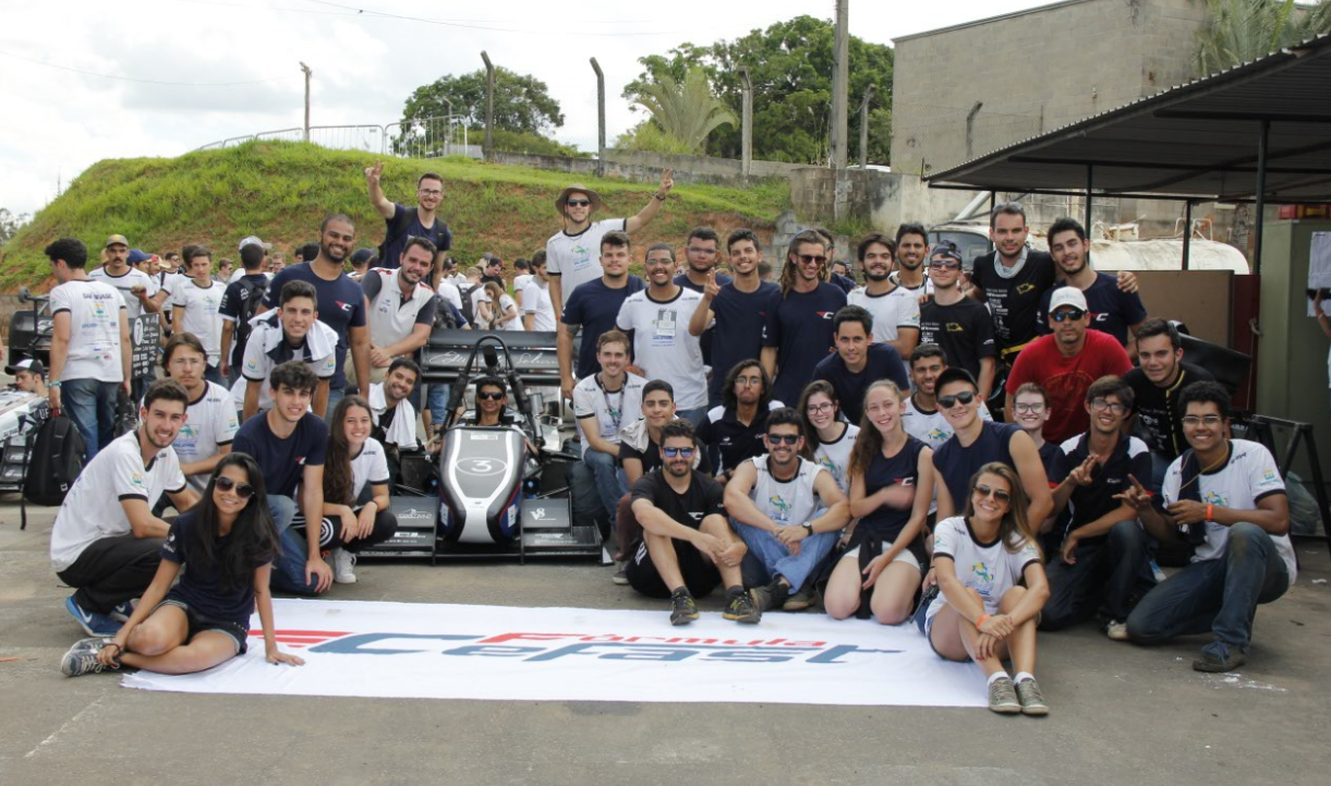 Protótipo mineiro bateu o recorde na prova de aceleração da Fórmula SAE e vai disputar com 80 equipes de universidades de todo o mundo em Lincoln, nos EUA.
