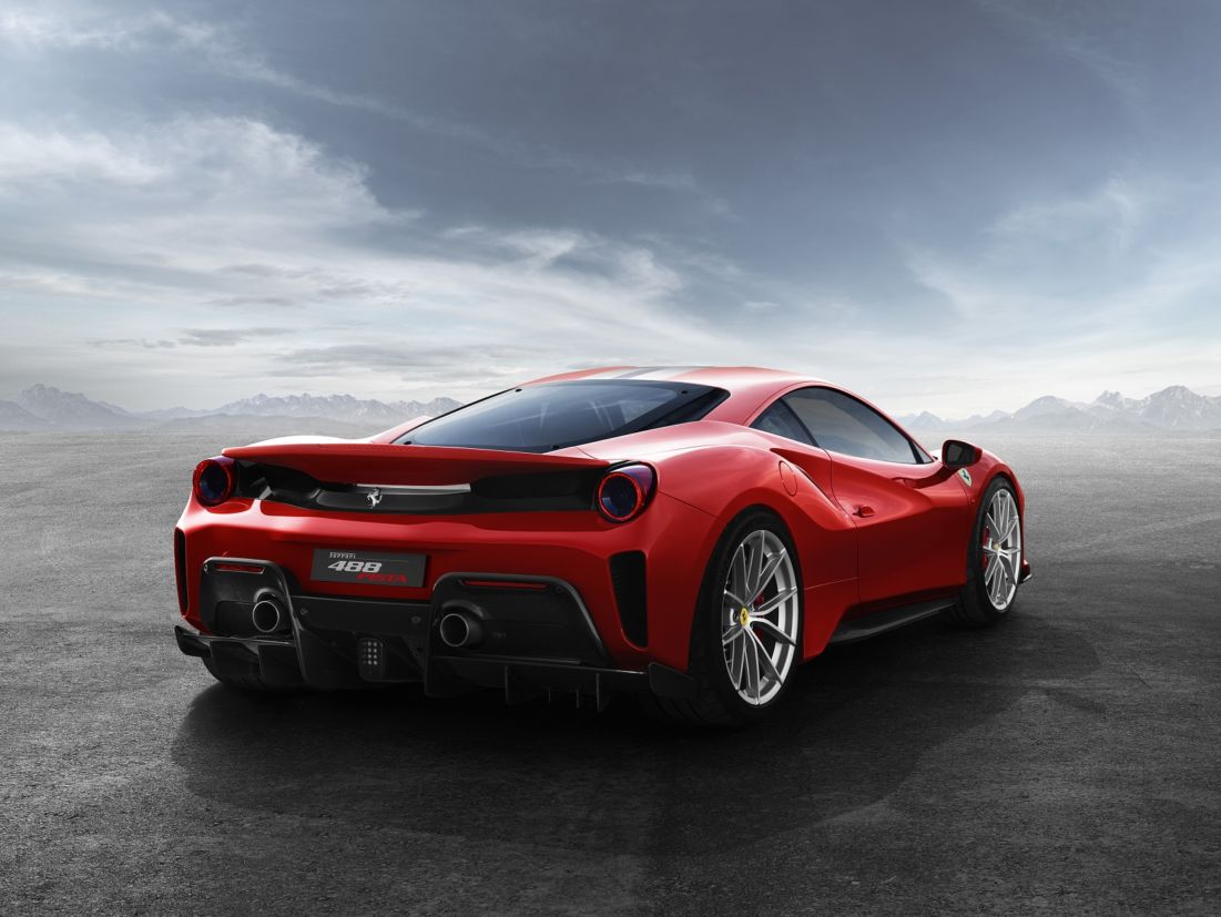 180058 car 488 pista