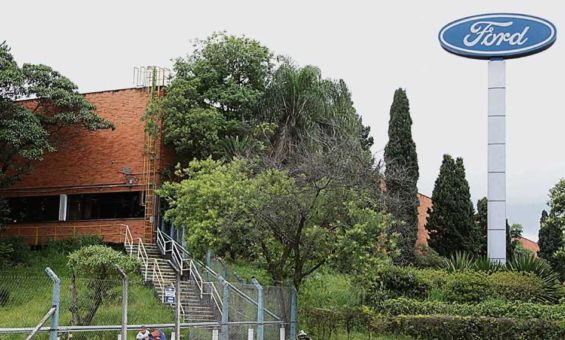 Acordo da Ford com trabalhadores envolve Plano de Demissão Incentivada (PDI), cursos de requalificação e possível recontratação por comprador da fábrica.
