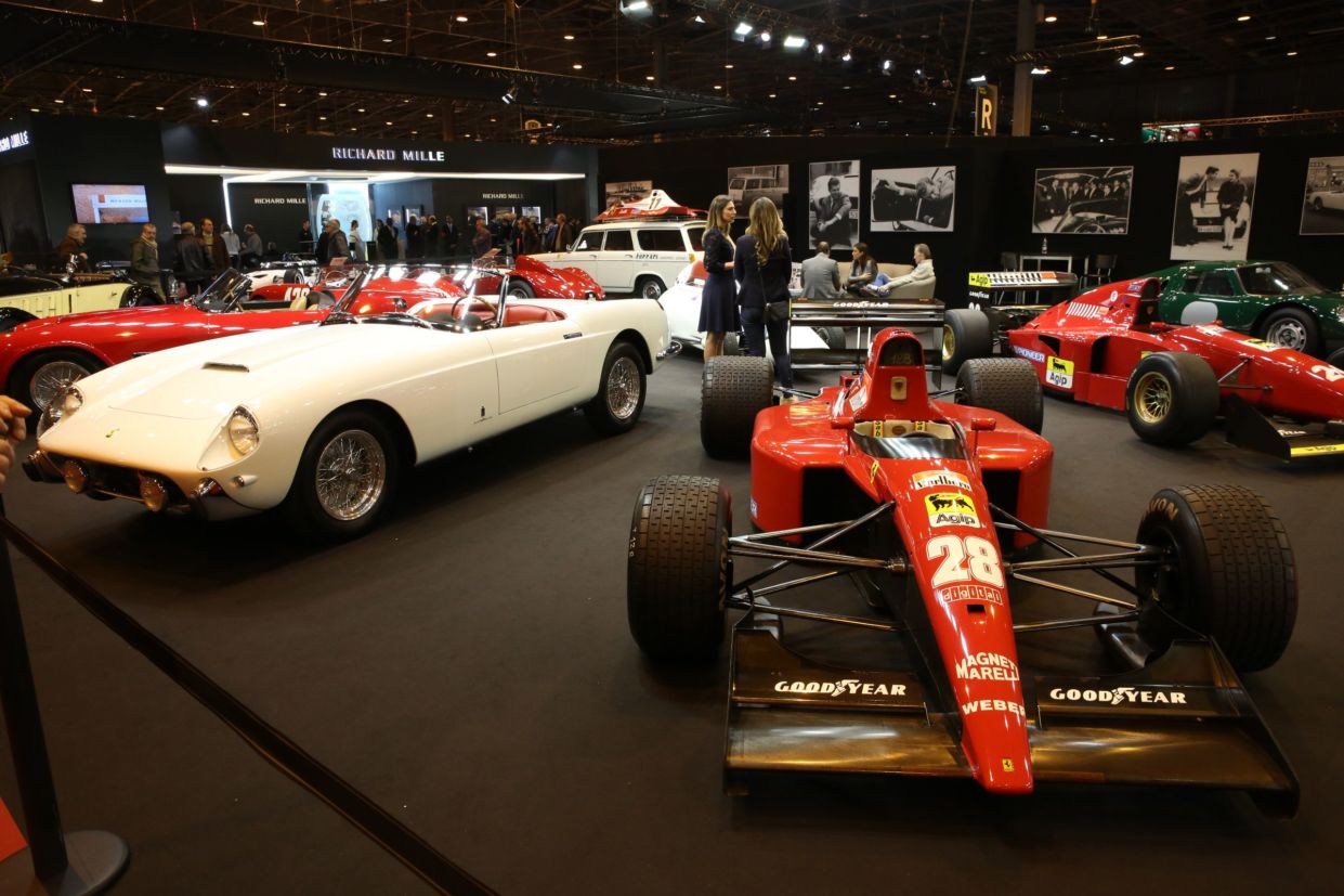 Carros clássicos são a grande atração do Retromobile