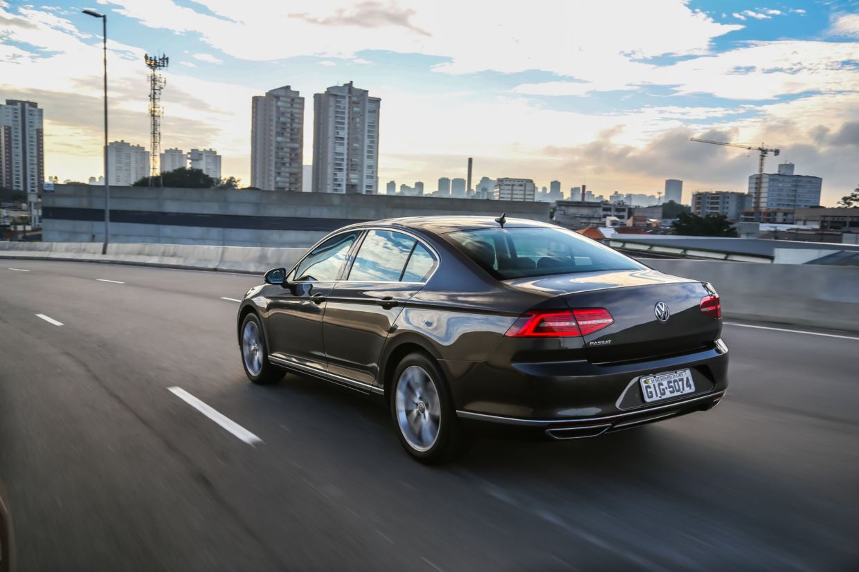 VW Passat 2018 chega em versão única