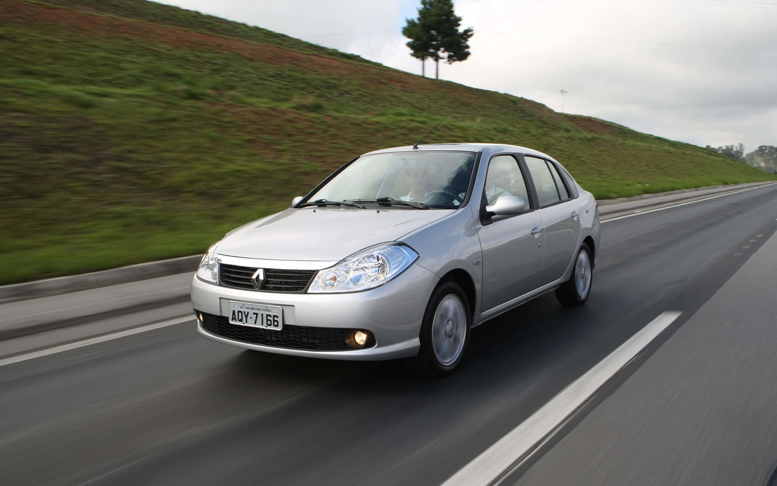 Renault Symbol: o mais do mesmo que não colou