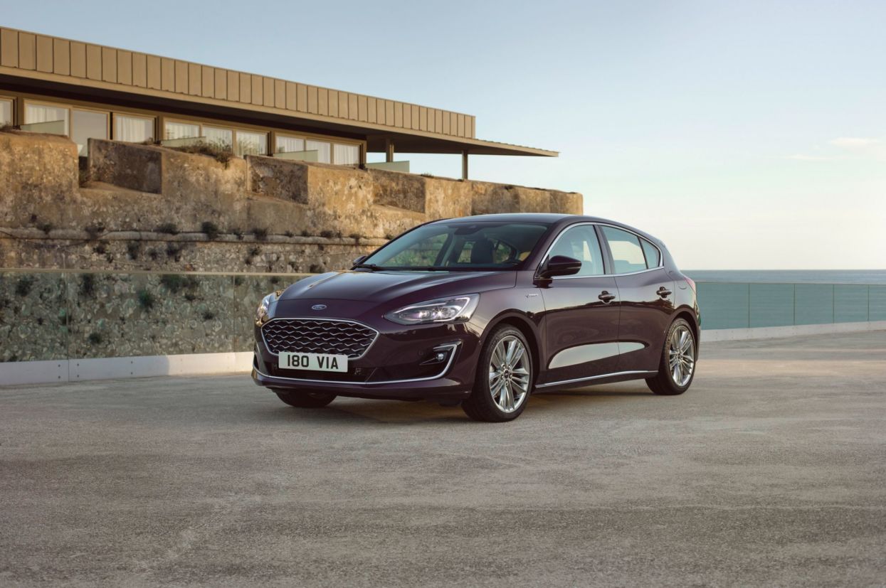 ford 2018 focus vignale 01