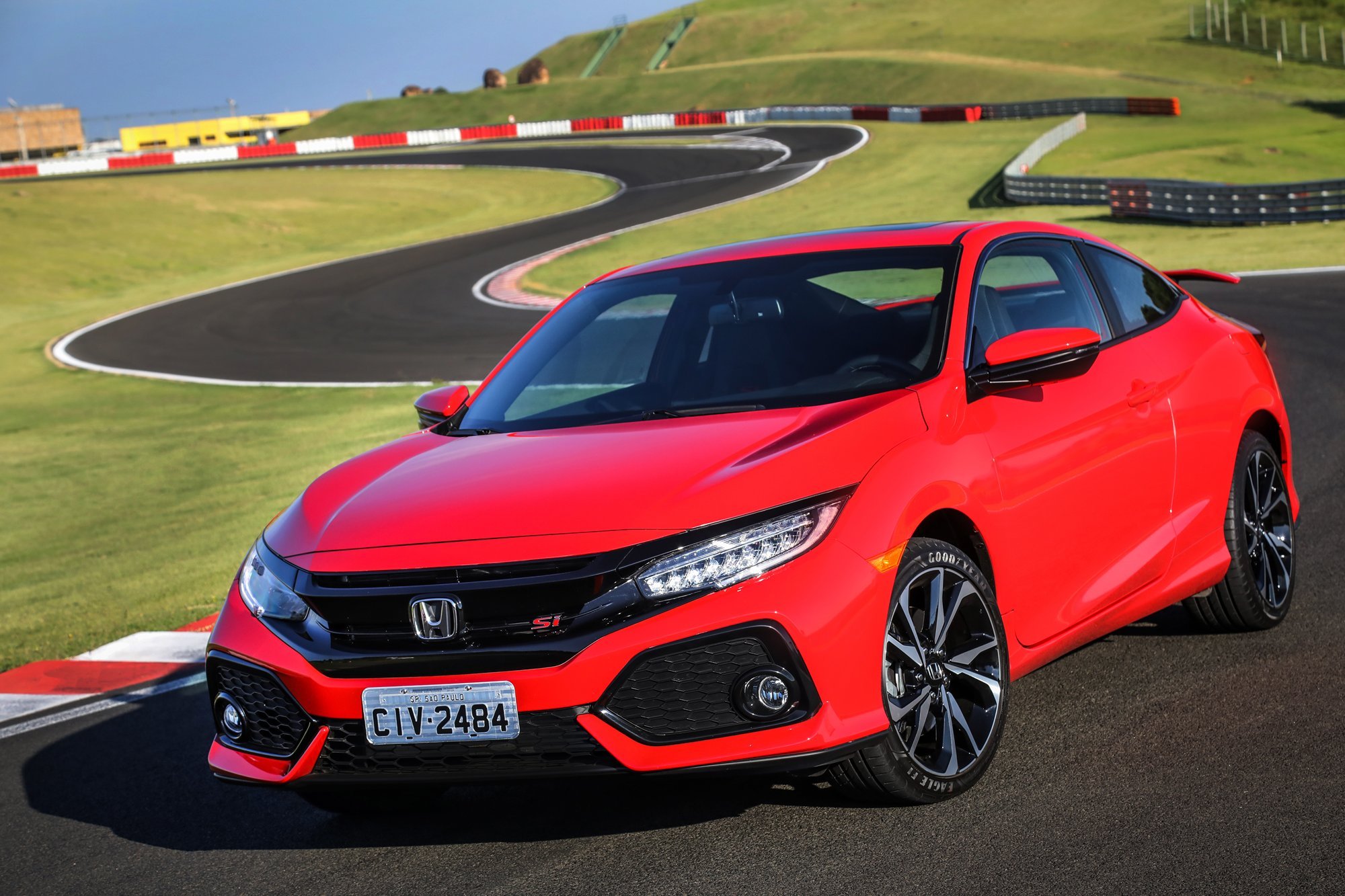 Honda Civic Si é um legítimo carro esportivo