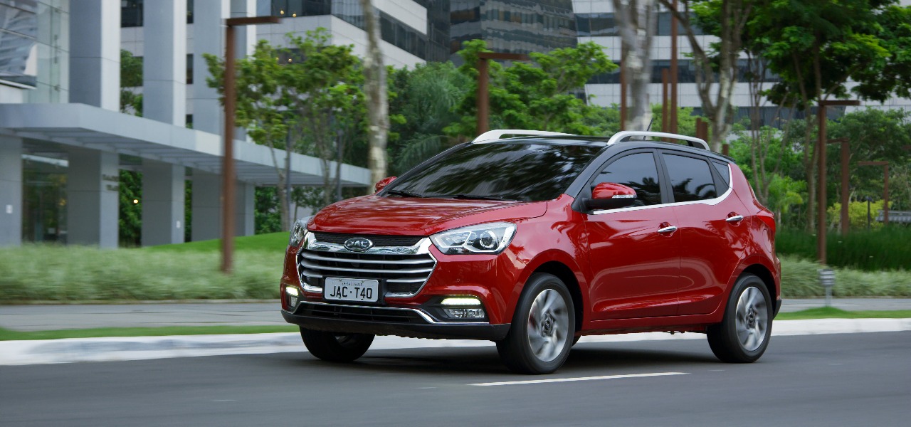 JAC T40 automático: transmissão do tipo CVT é novidade no hatch aventureiro