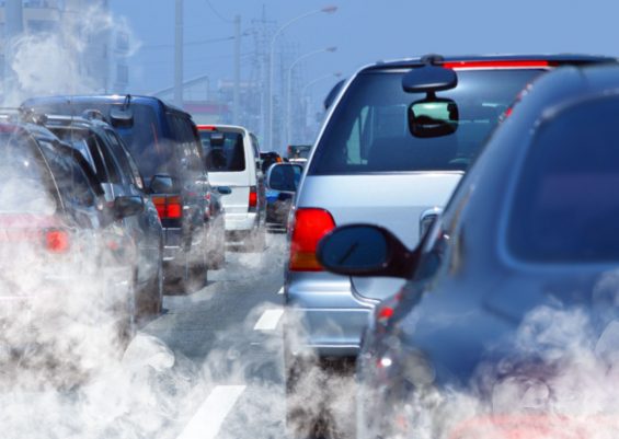 A fumaça que sai pelo escapamento não significa necessariamente que o motor está queimado óleo; o problema mecânico pode ser mais simples