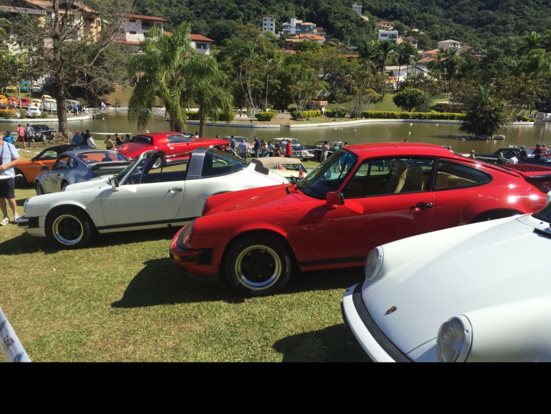 Voltado para o comércio, edição 2018 do encontro de carros antigos Águas de Lindóia, em SP, reuniu cerca de 1.300 veículos de coleção.