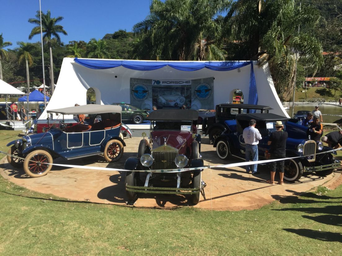 Voltado para o comércio, edição 2018 do encontro de carros antigos Águas de Lindóia, em SP, reuniu cerca de 1.300 veículos de coleção.
