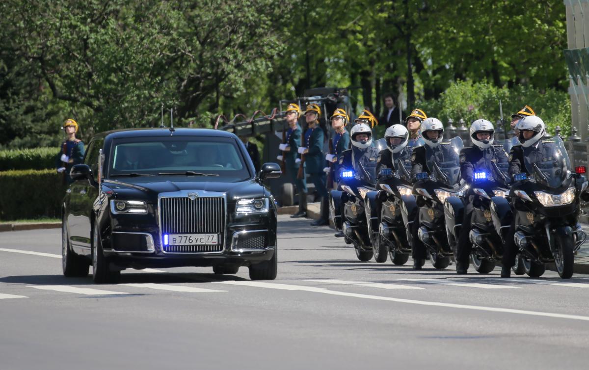 limousine russa de putin trump e putin melhor carro