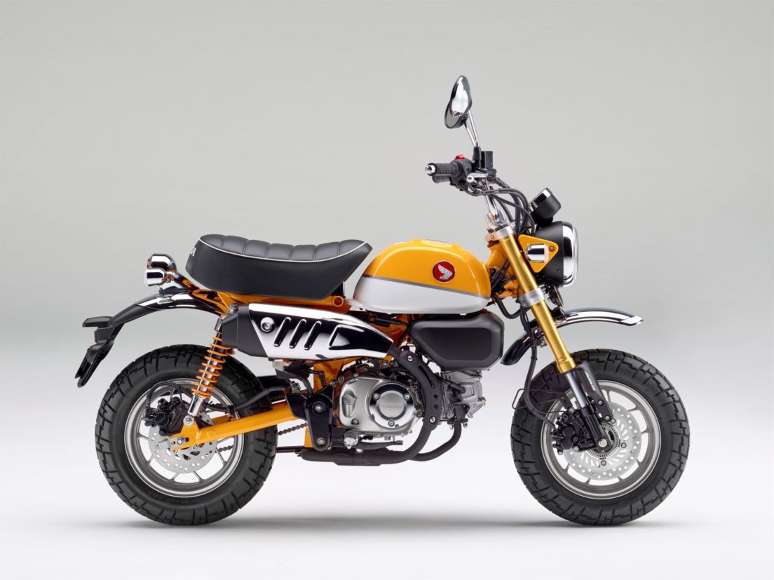 129314 monkey banana yellow ross white 1