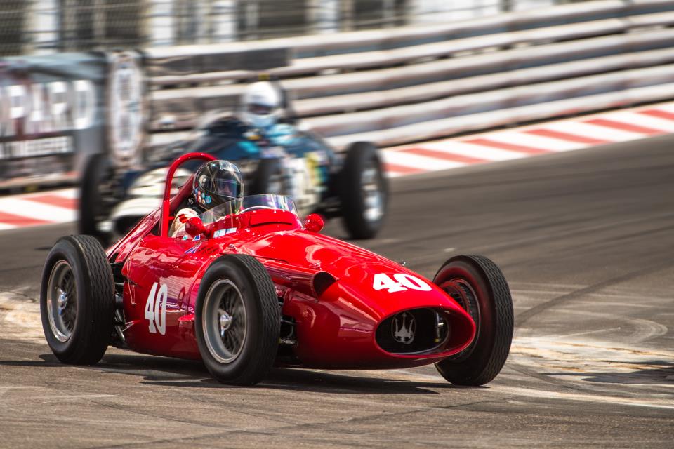 Carros De Corrida Antigos Dos Anos 60 Grande Competição Em Grupo