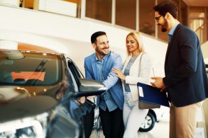 Comprar carro usado de locadora pode não ser uma opção viável