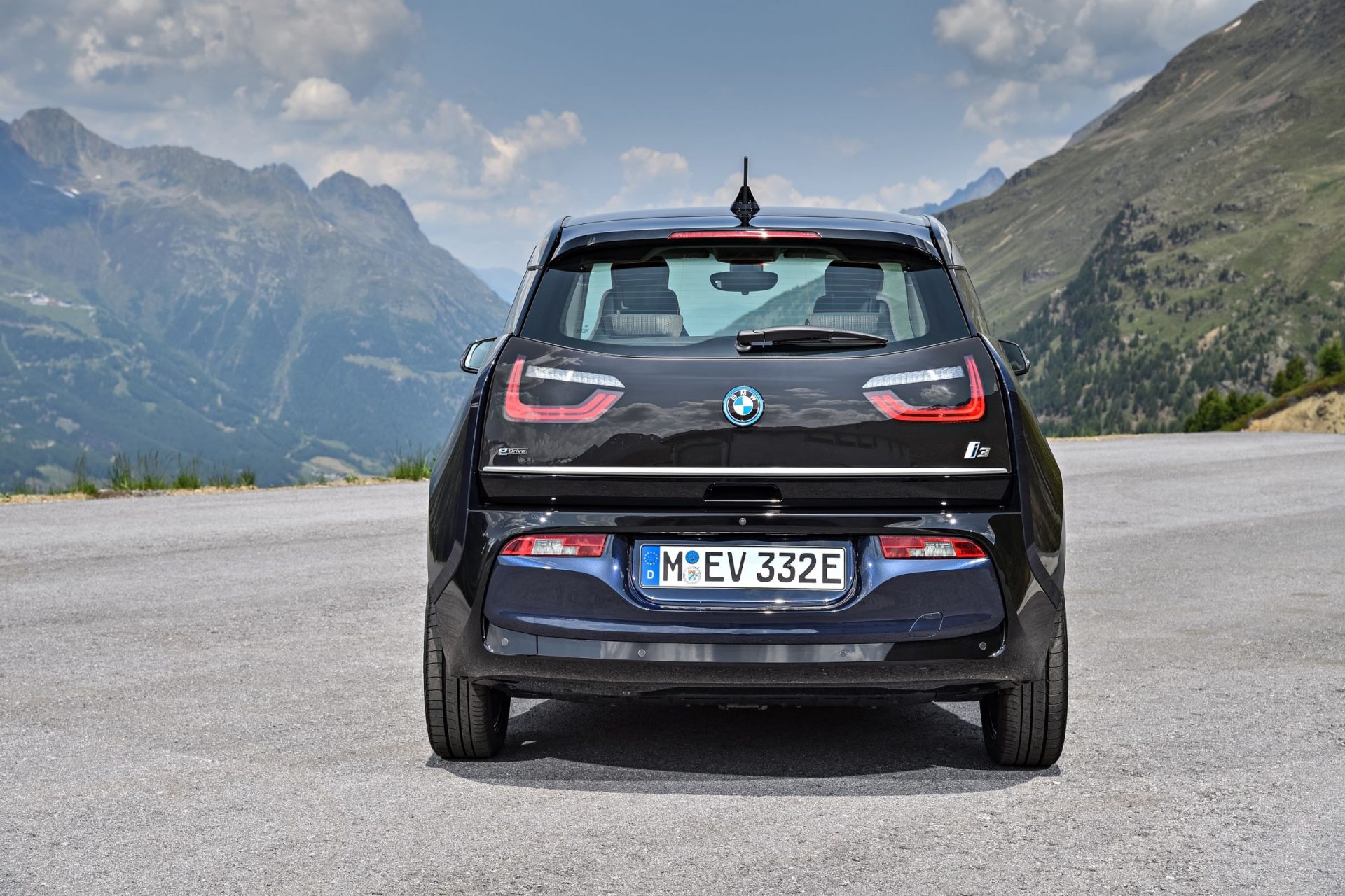 p90273464 highres the new bmw i3 08 20