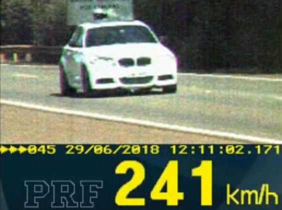 Polícia Rodoviária Federal flagrou BMW a 241 km/h