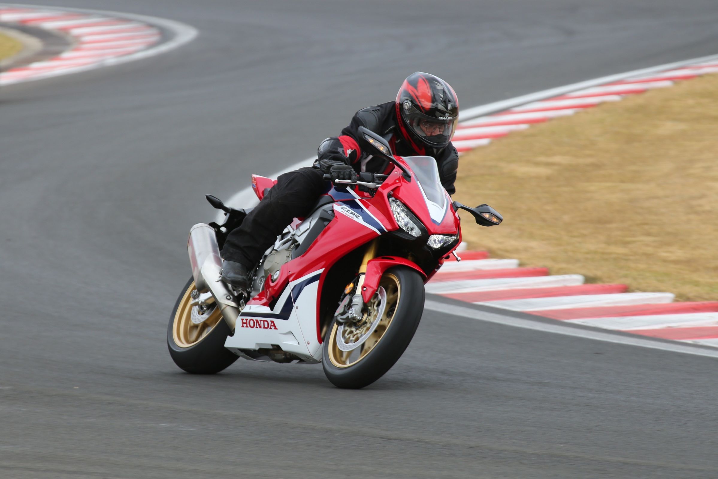 Honda CBR 1000RR Fireblade SP: vitrine acelerada