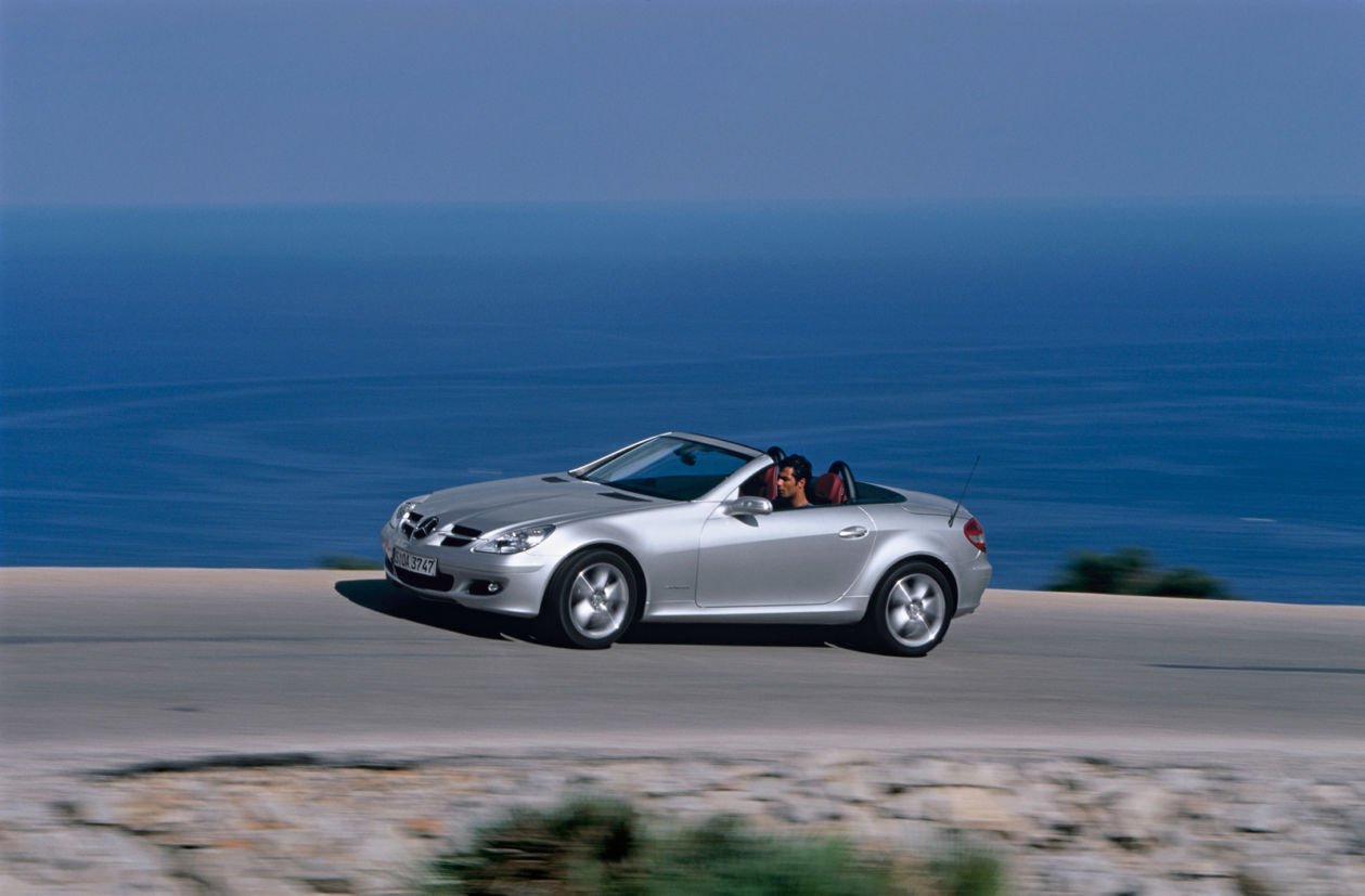 Problema no motor também atinge Mercedes SLK