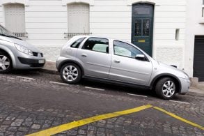 Deixar o carro aquecer por até um minuto até sair da garagem pode ser excesso de zelo, mas é uma dica válida