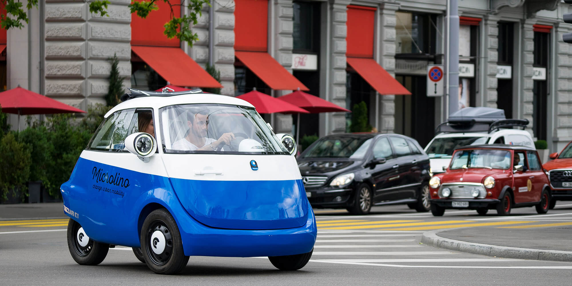 O carro pequeno Romi-Isetta, produzido no Brasil na década de 1950, está de volta na forma do elétrico Microlino EV.