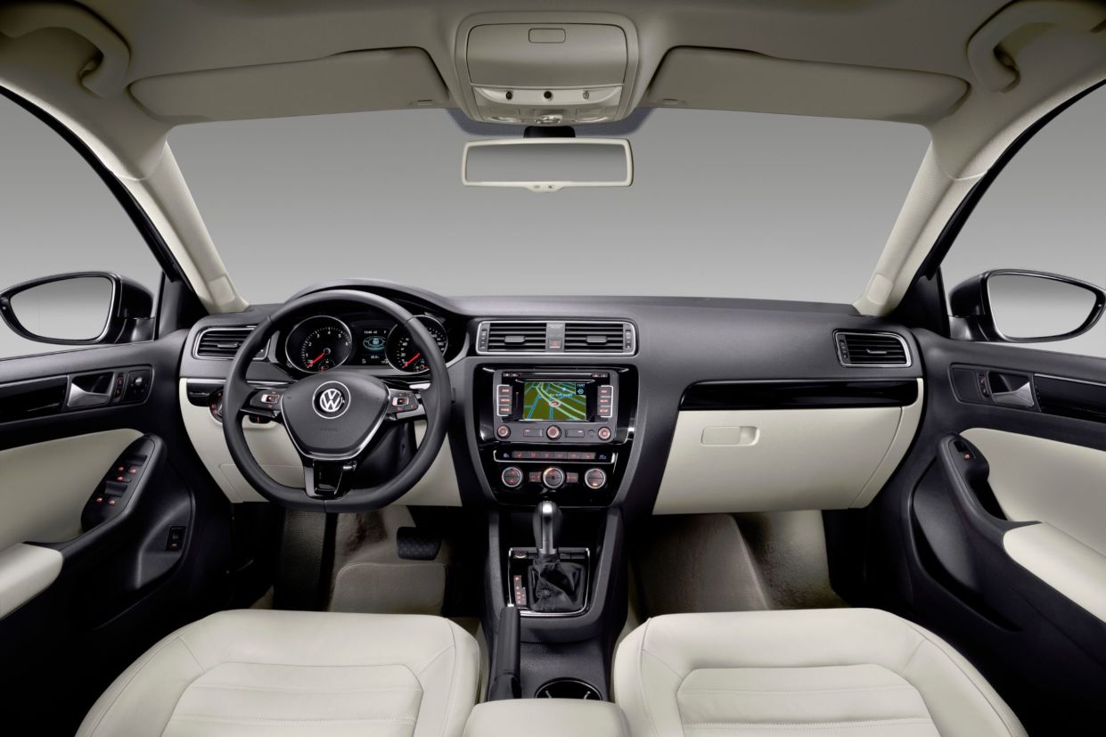 Peugeot 408 Griffe 0 km x Jetta 2016 Highline