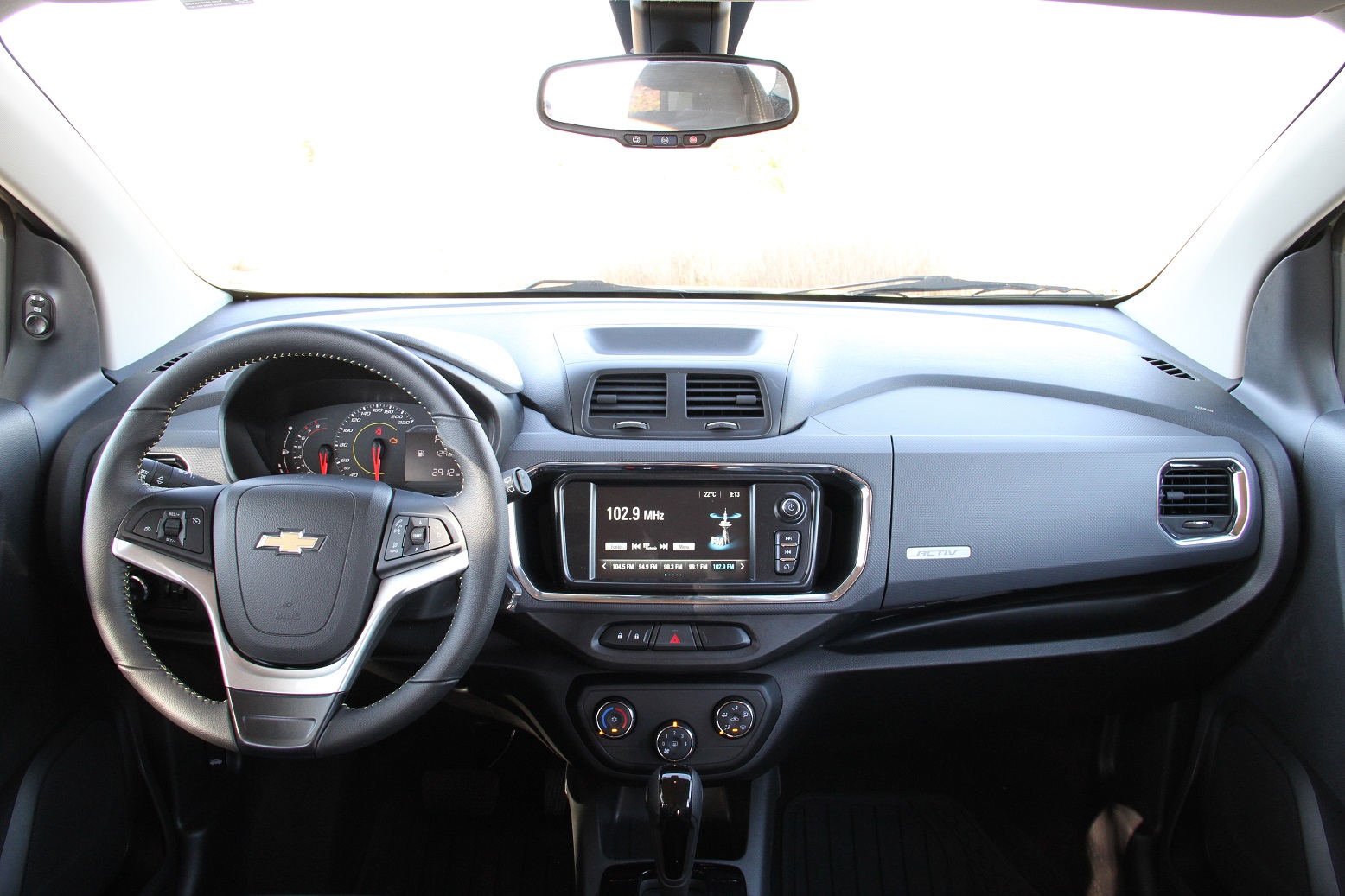 Chevrolet Spin Activ teve interior revisto